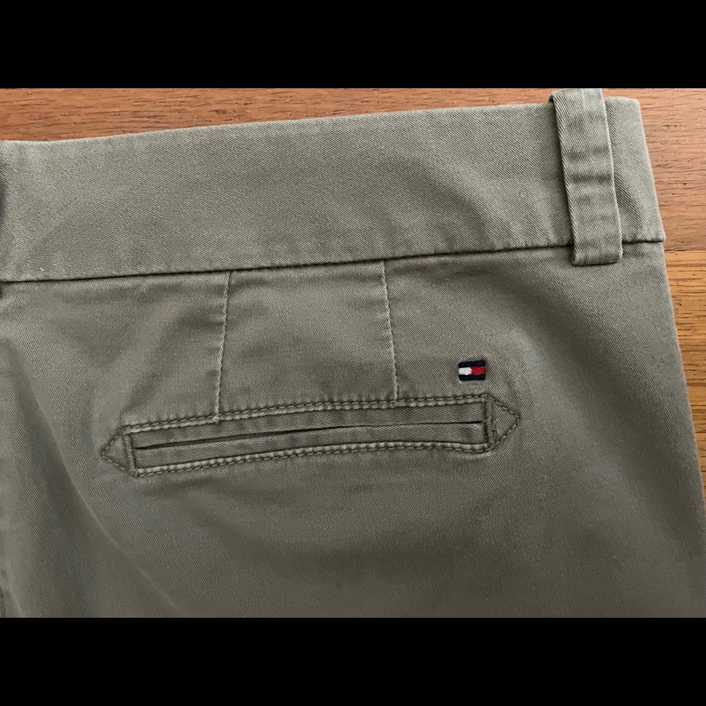 Tommy Hilfiger Women’s Shorts - Picture 3 of 7